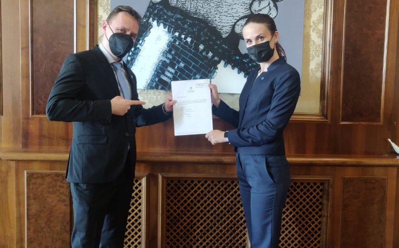 Legea zilei libere pentru vaccinare a trecut de Parlament! Este primul proiect de lege al deputatului Radu Molnar