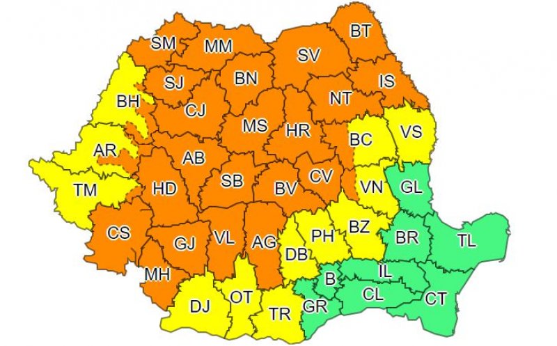 Revin furtunile! COD PORTOCALIU de vijelii și grindină la Cluj