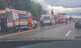 A ajuns la spital, după ce a fost lovită de o maşină în timp ce traversa strada