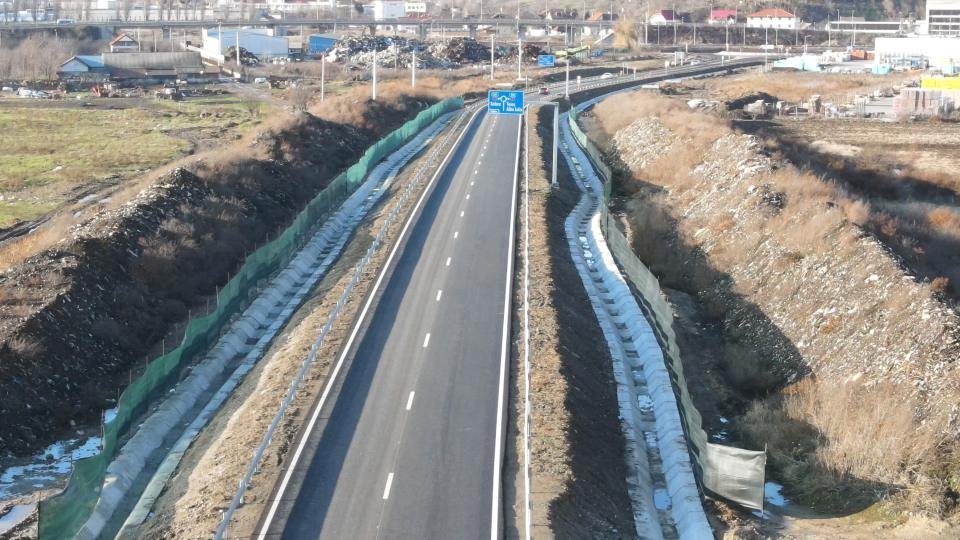 Autostrada A10 Sebeș-Turda trece şi printr-o fostă groapă de gunoi. Mai multe firme se bat pentru ecologizarea zonei pe 13 milioane de lei