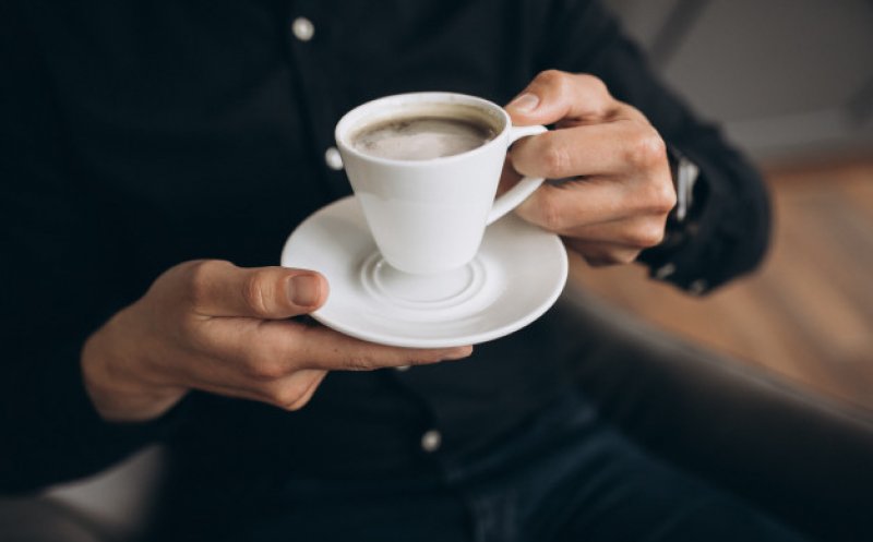 Clujean "ușurat" de 10.000 de euro de o cunoștință. Hoțul, prins cu banii într-o cafenea din București