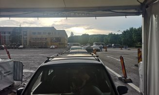 Poveste cu Doza 3 la Drive Through Cluj. "Unii vin să se vaccineze cu gândul la vacanță, unii însă exagerează cu dorința de vaccinare"