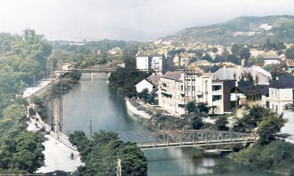 Trupele germane în retragere l-au aruncat în aer, bustul împărătesei demontat de comuniști. AZI e podul îndrăgostiților din Cluj