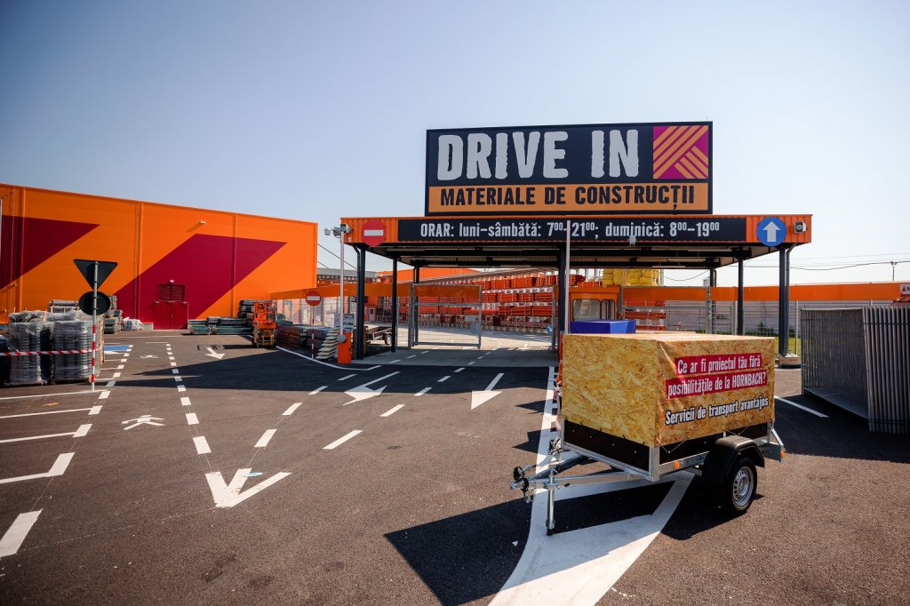 Hornbach la Cluj-Napoca: Drive In, servicii de montare cu garanţie, case express, self-scan şi acces cu animalele de companie