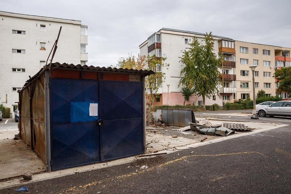 Continuă demolarea garajelor. Tarcea: 24 de puncte în care se lucrează/ Ce urmează în "etapa" din septembrie
