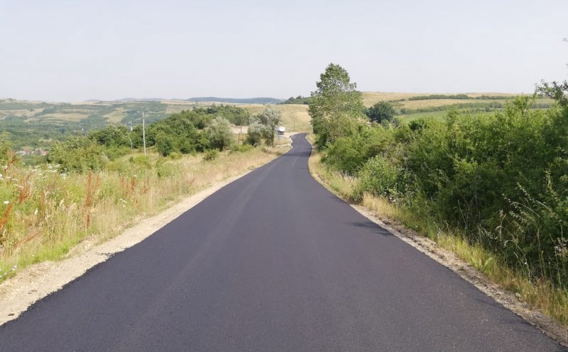 S-a terminat asfaltarea pe un drum județean din Cluj