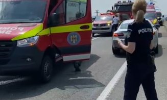 Accident cu două mașini și un TIR lângă Apahida/ Mai mulți răniți