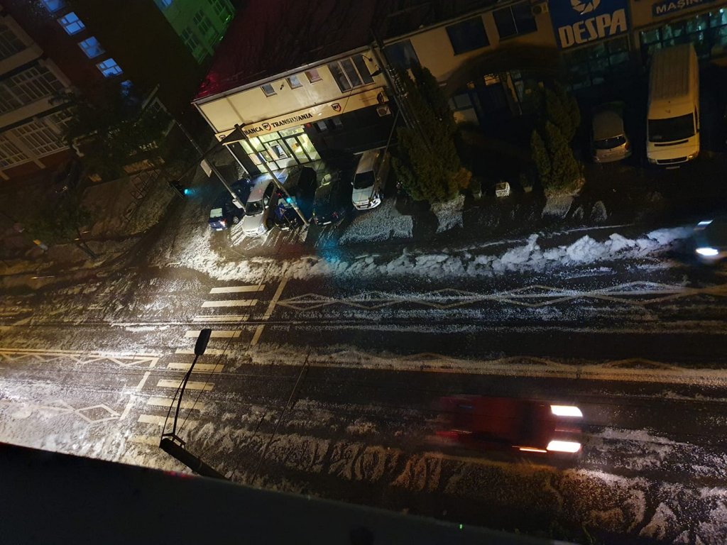 De ce nu s-a transmis un mesaj Ro-Alert pentru furtuna extremă de la Cluj