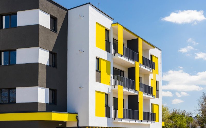 Chiar dacă cu 2 ani întârziere, locuinţele sociale de pe Ghimeşului sunt gata să îşi primească proprietarii. Cine este eligibil