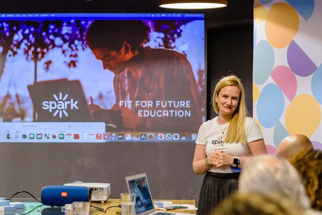 Spark School, liceul clujean hibrid unde elevul îşi alege materiile şi timpul pentru cursuri