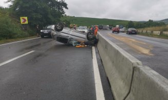 Accident cu trei mașini pe Cluj - Turda. Una a ajuns cu roțile-n sus