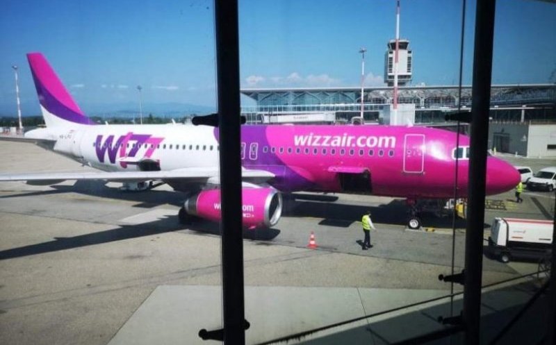 Zborul Wizz Air de la Basel spre Cluj-Napoca a rămas la sol. Avionul a lovit o scară mobilă pe aeroport