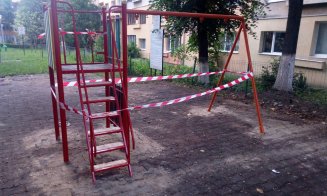 Tobogan din Mănăştur, pericol pentru copii. Montat pe jumătate şi în batjocură