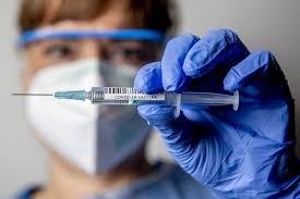 Peste 600 de clujeni s-au vaccinat în ultimele 24 de ore. Câte reacții adverse s-au înregistrat