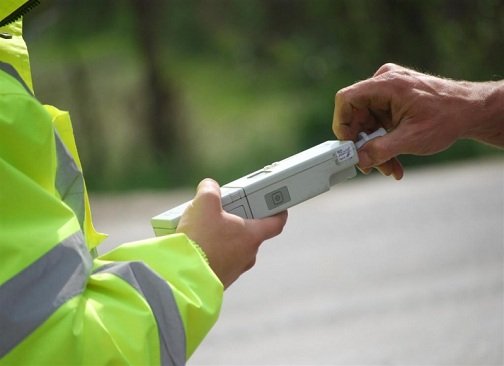Accident în Cluj: Un şofer BĂUT s-a răsturnat cu maşina, iar acum are DOSAR PENAL
