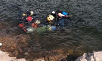 Bărbat de 50 de ani dispărut pe lacul Beliș-Fântânele. Este căutat cu bărcile, scafandri, dar şi cu o echipă canină pe uscat