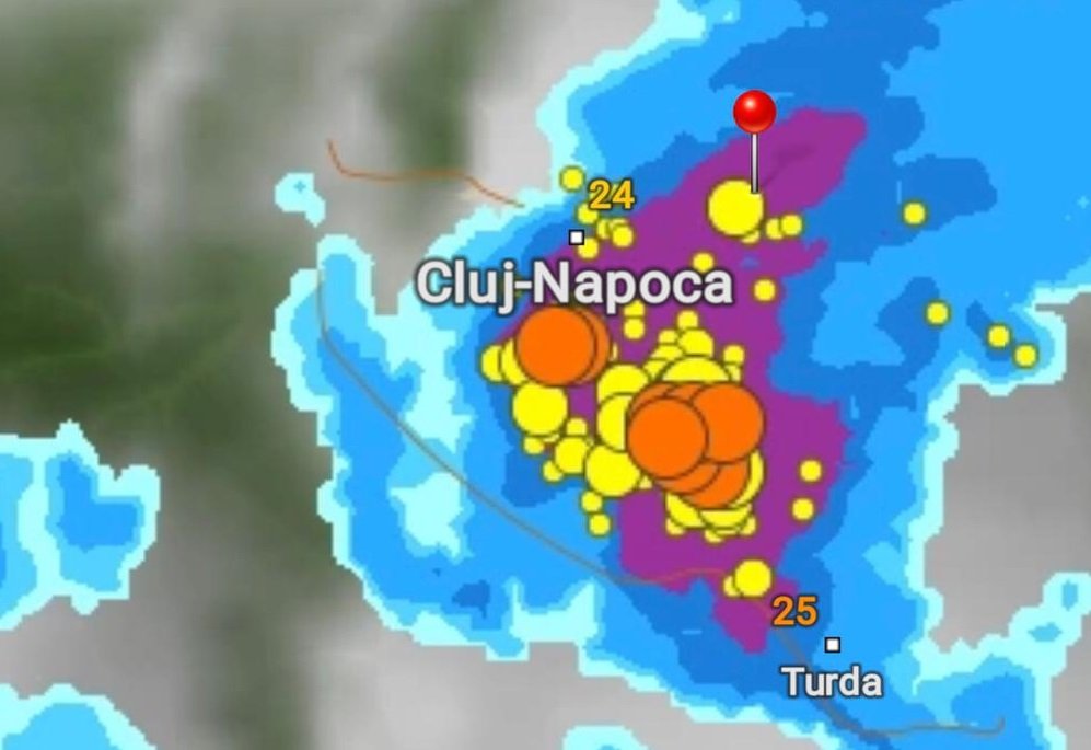 Vânt puternic la Cluj-Napoca! Avertizările oficiale întârzie, dar natura a declanşat singură CODUL ROŞU