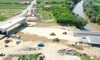 Drulă: Pe Autostrada A10 Sebeș-Turda, lotul 2, se toarnă ultimul strat de asfalt