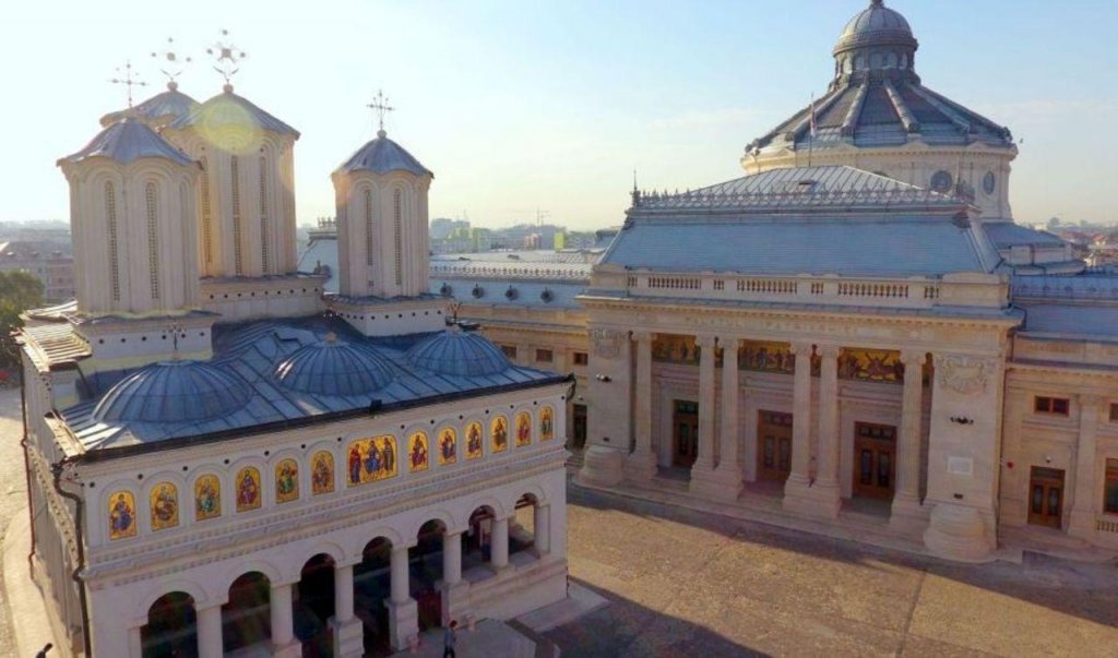 Gen vs. sex pe noile cărţi de identitate. Poziţia Patriarhiei Române: „Nu este vorba despre Cartea vieţii”