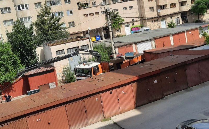 Continuă acţiunea "demolarea garajelor" la Cluj-Napoca: Primul garaj de pe Dorobanţilor pus la pământ
