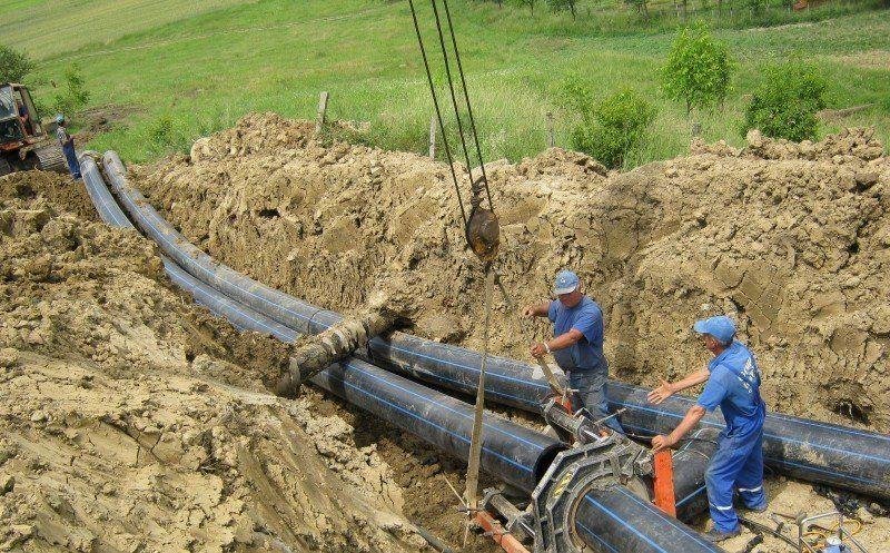 Se extind rețelele de apă și canalizare într-o localitate clujeană