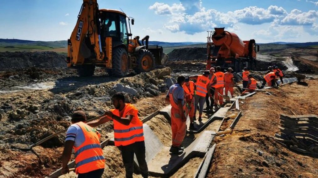 Se lucrează intens pe mai multe loturi de autostradă în Transilvania
