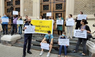 Protest AUR la Cluj: „Alături de studenții UBB discriminați pe motive medicale”