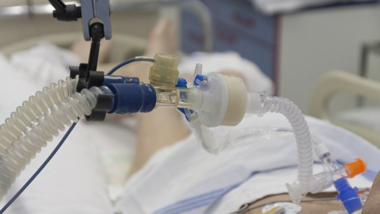 În stare gravă la ATI, cu COVID, după ce s-a tratat acasă de teamă că va fi omorâtă în spital cu oxigen