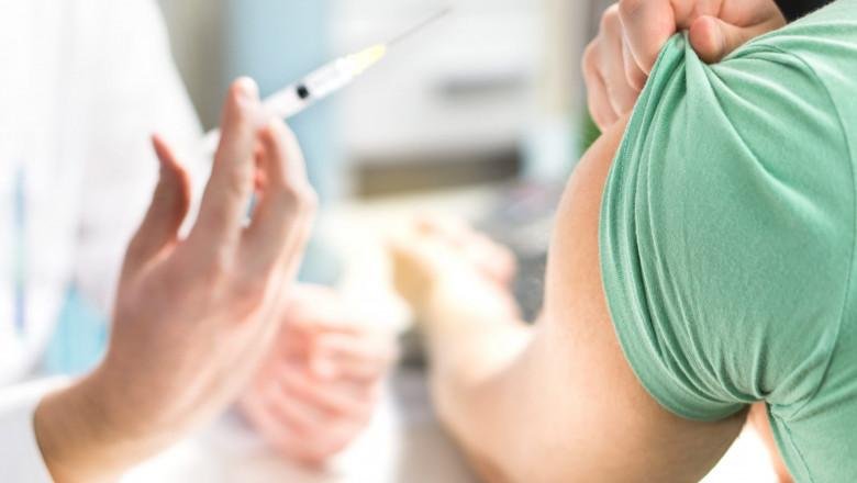 600 de persoane s-au vaccinat anti-COVID la Cluj în ultimele 24 de ore
