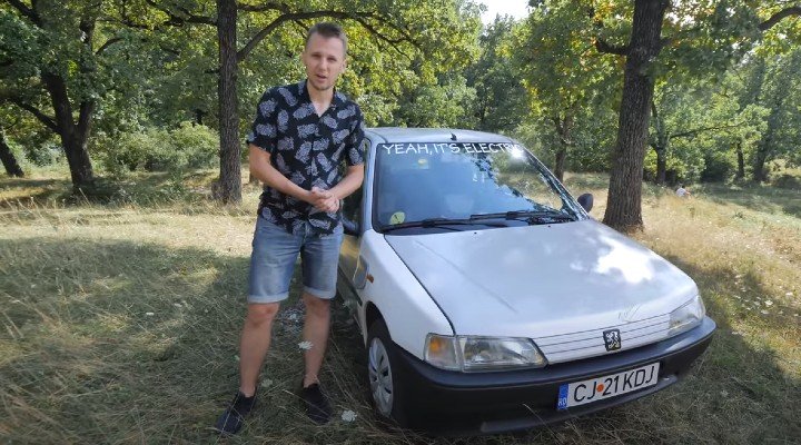 Un clujean și-a cumpărat o mașină electrică cu doar 800 de euro