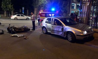 ACCIDENT cu victimă în Cluj-Napoca. Un motociclist a fost lovit de un autoturism