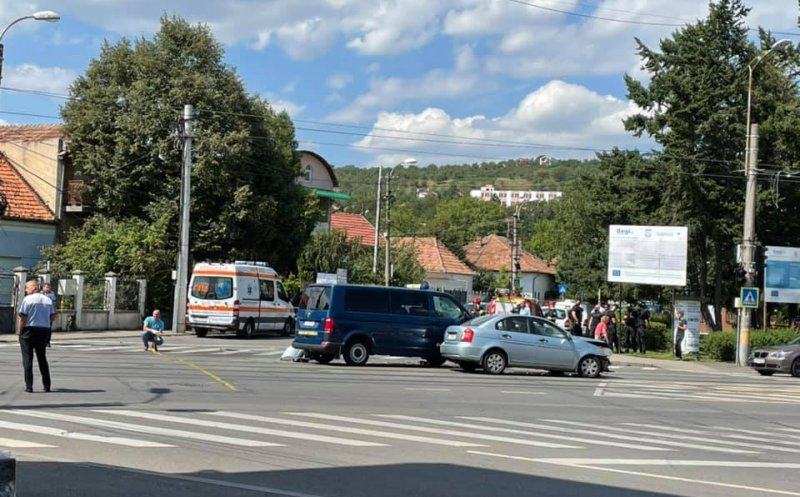 Accident cu două mașini pe Oașului. Bărbat de 70 de ani, transportat la spital