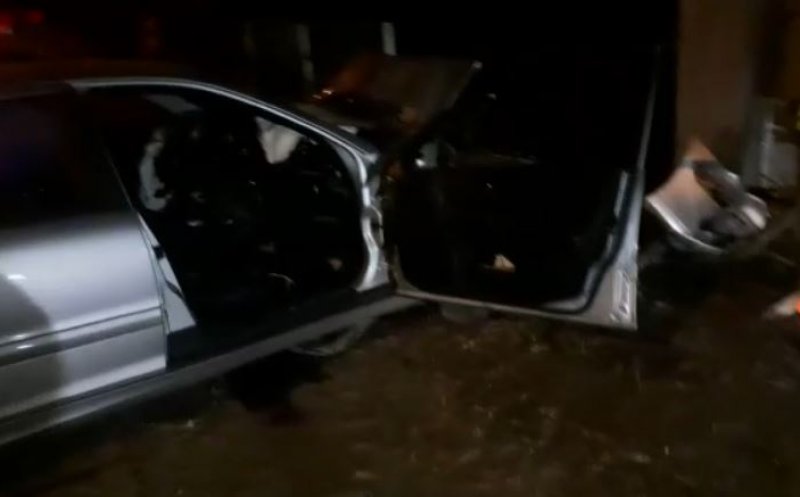 Accident GRAV în Cluj. Doi tineri de 17 și 18 ani, rămași încarcerați