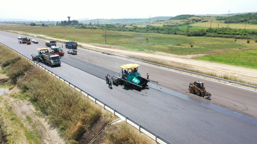 Drulă: În următoarele luni vor fi finalizate lucrările la lotul 2 din A10 Sebeş-Turda şi A3 la Târgu Mureş