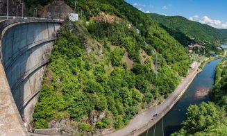 Tânără căzută într-o râpă lângă Barajul Tarnița