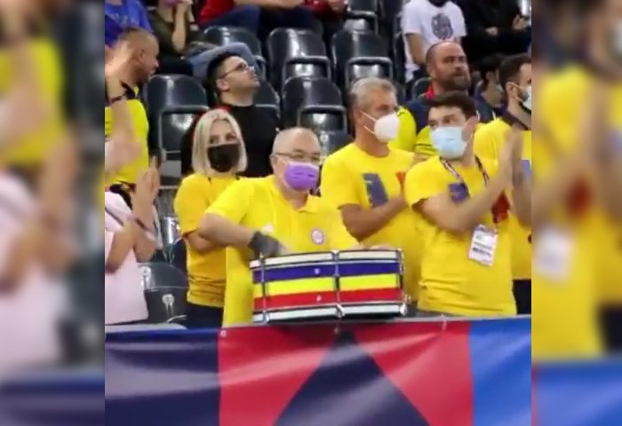 "Toboșarul" Emil Boc, din nou în acțiune. Primarul, lider de galerie la Romania - Finlanda