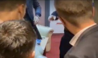 Bătaie generală între oficialii campioanei! CFR Cluj s-a făcut de râs şi la vestiare, nu doar pe teren