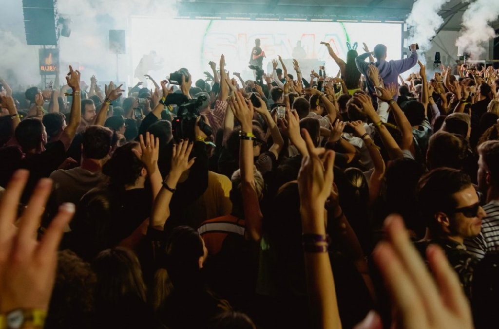 Clujul culege DEJA roadele organizării de FESTIVALURI cu zeci de mii de oameni, în plin val Delta: "A ajuns fruncea la infectare"