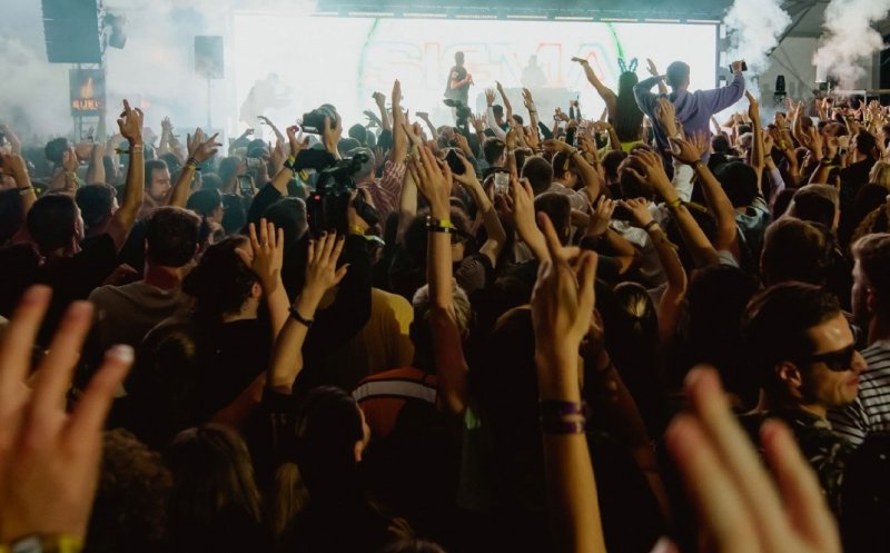 Clujul culege DEJA roadele organizării de FESTIVALURI cu zeci de mii de oameni, în plin val Delta: "A ajuns fruncea la infectare"