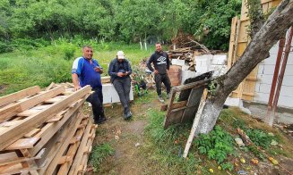 Interlopul Nelson Mondialu cerşeşte bani de la fani pentru casa din Ciurila