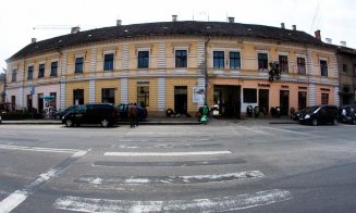 Principalul loc de odihnă pentru trăsurile rapide între Budapesta și București. I-a cazat pe Franz Liszt şi Bălcescu şi avea cabaret şi bowling