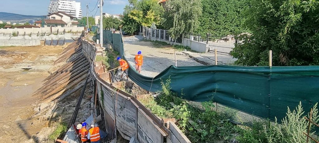 Magistraţii clujeni au suspendat autorizaţiile de construcţie pentru dezastrului urbanistic de pe Victor Papilian