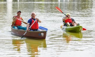 Boc, la plimbare cu canoea pe Lacul Gheorgheni