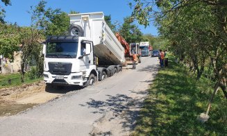 Lucrări de întreținere cu asfaltare pe un drum turistic din Cluj
