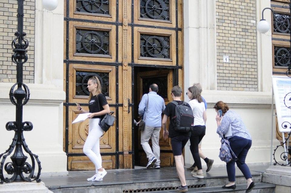 Un student cere despăgubiri de 15 milioane de euro de la UBB