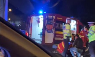 Accident cu trotinetă la Garibaldi. O tânără, transportată de urgență la spital. "A plonjat pe parbriz și a căzut în fața mașinii"