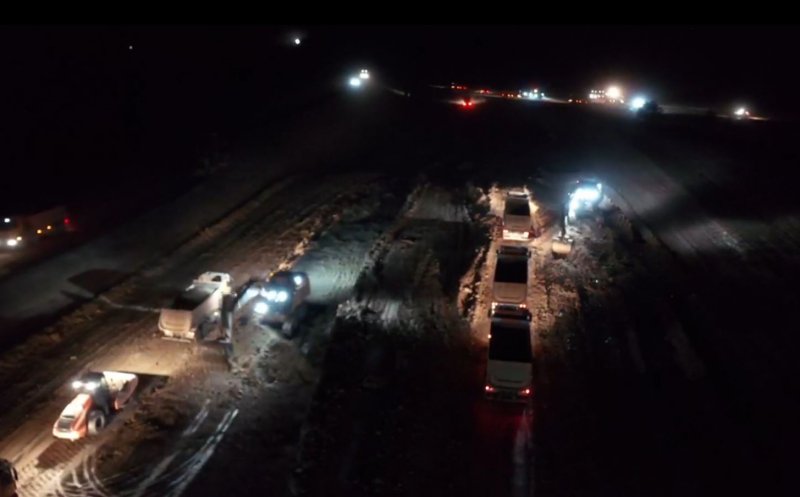 Imagini de noapte de tronsonul Nădășelu - Zimbor. Se lucrează non-stop