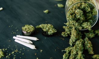 Declarație şoc a unui magistrat clujean: Sunt medici care nu intră în sala de operație fără să fumeze cannabis