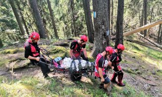 Excursionistă surdo-mută din Cluj, de 76 de ani, coborâtă de salvamontiști din Ceahlău. A căzut în zona vârfului Toaca, lovindu-se la cap