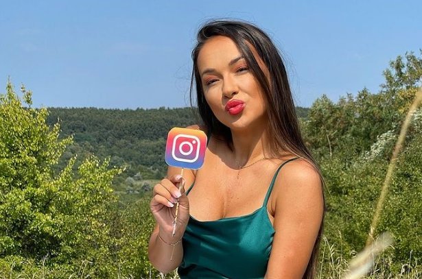 De ce a apelat cântăreaţa Vlăduţa Lupău la un "detox" de social media